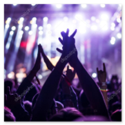 DJ legt auf der Bühne auf