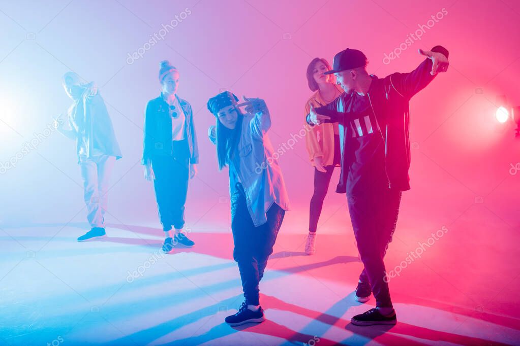 Symbolbild R&B bei Nacht